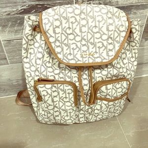 🔸Calvin Klein luggage signature backpack